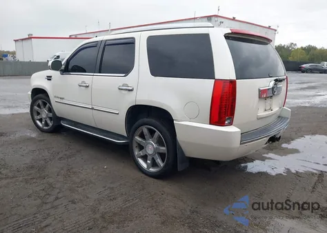 2008 Cadillac Escalade Standard z USA, uszkodzony, nr VIN 1GYFK63818R131383